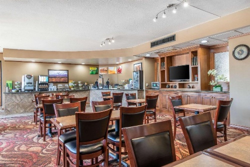 Quality Inn South image 11