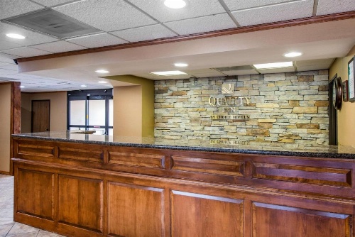 Quality Inn South image 8